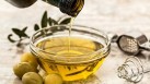 Castor oil is a natural treatment for dry eye conditions: Research(Pexels)