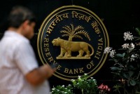 RBI keeps rates at 6.5%, says food inflation risks to keep policy tight