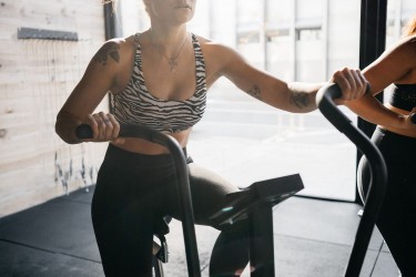 woman doing HIIT training