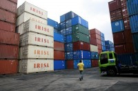 Australia trade balance beats expectations in Dec as exports improve